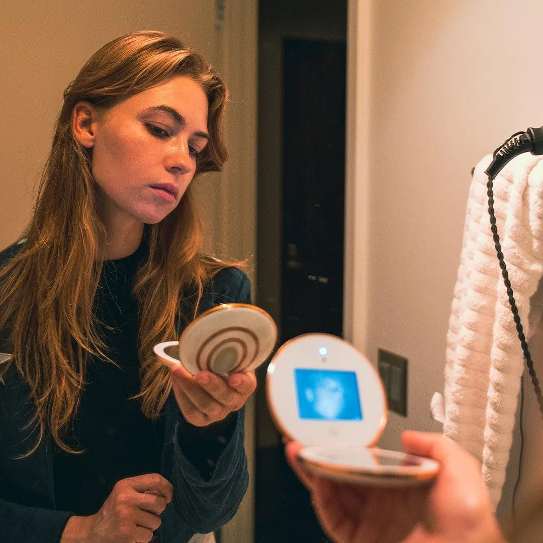 Sunscreen Coverage Reveal UVMagic Mirror
